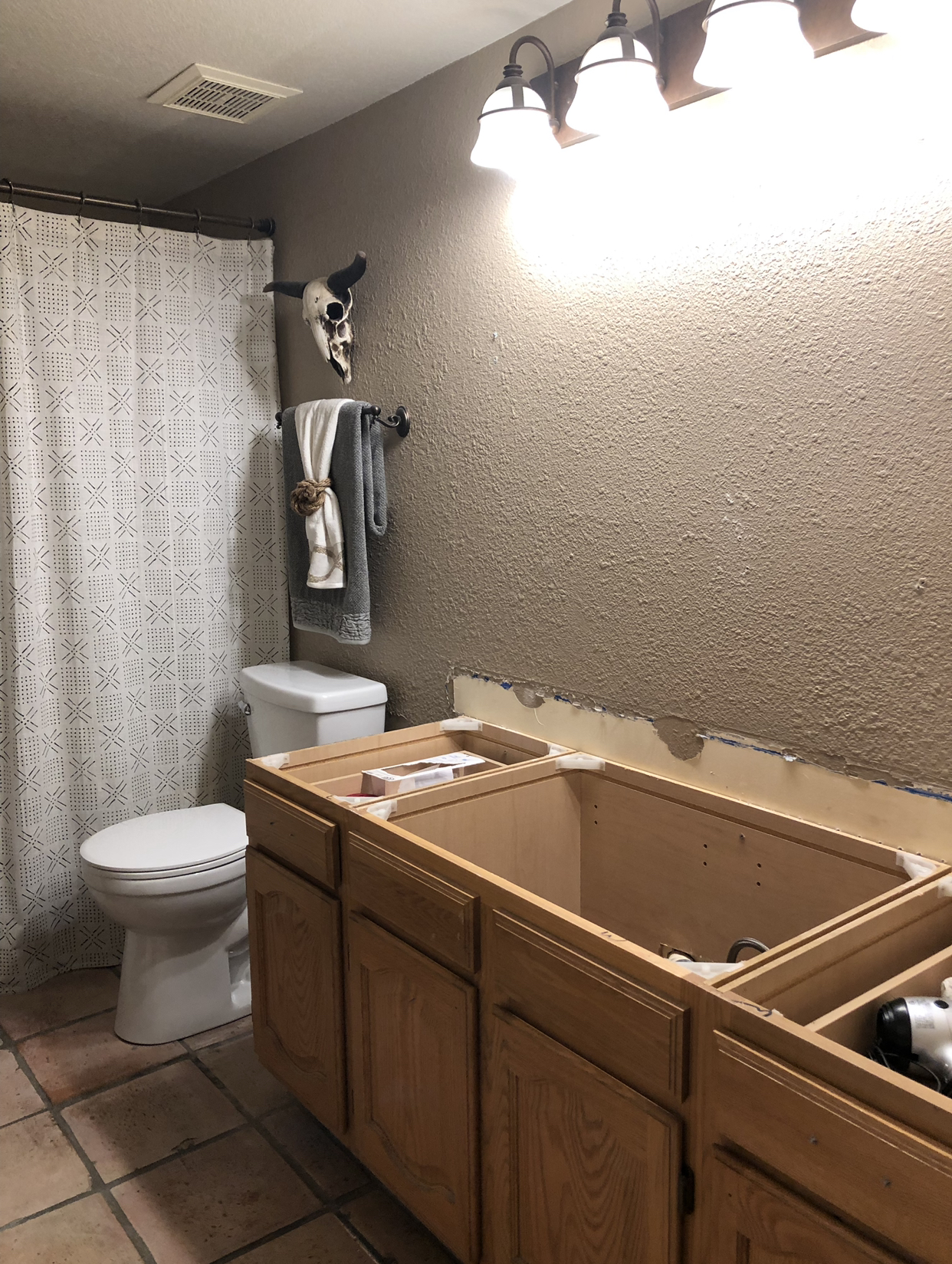 Easy DIY Builder Grade Bathroom Update, PROGRESS, DEMO